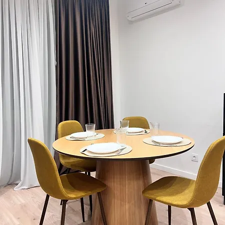 Roots Three - Modern Lakeview