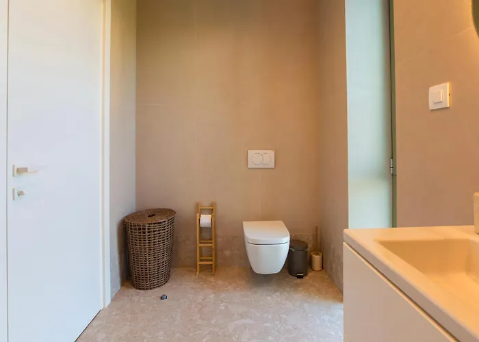 Roots Three - Modern Lakeview