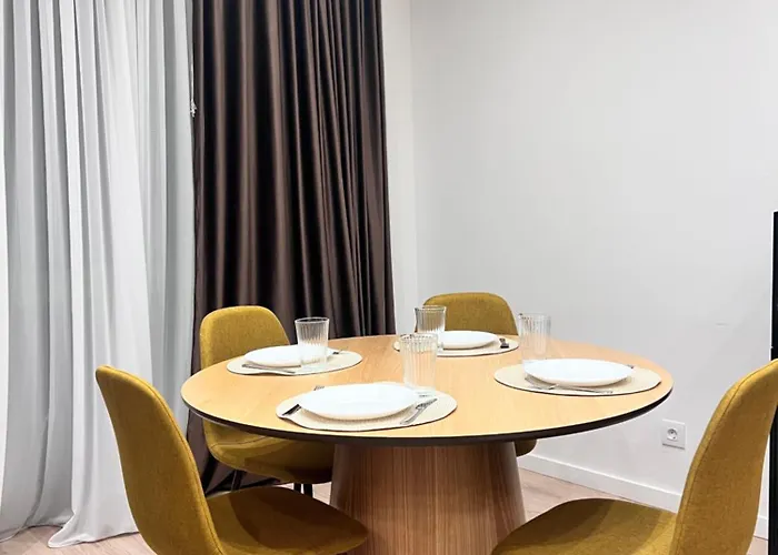 Roots Three - Modern Lakeview