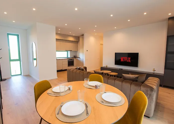 Apartament Roots Three - Modern Lakeview *