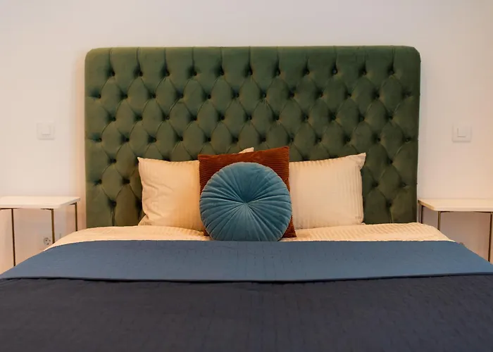 Roots Three - Modern Lakeview Apartament *