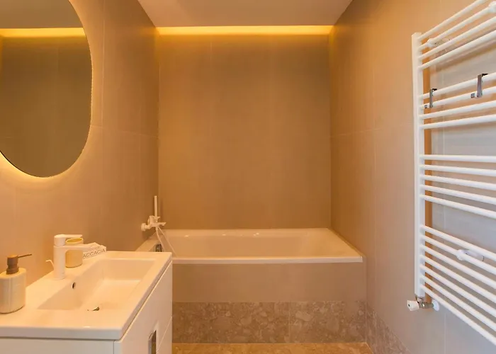 Roots Three - Modern Lakeview *