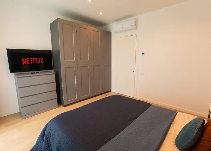 Apartman Roots Three - Modern Lakeview *