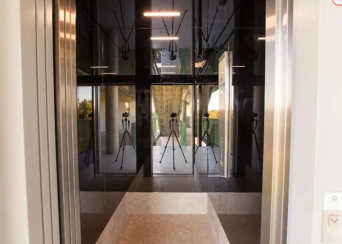 Apartman Roots Three - Modern Lakeview