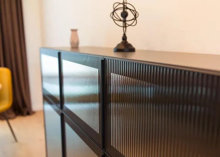 Roots Three - Modern Lakeview